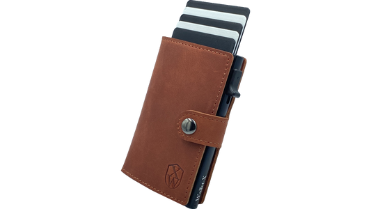 Minima (red) / smarte Geldbörse mit RFID-Schutz / smart wallet